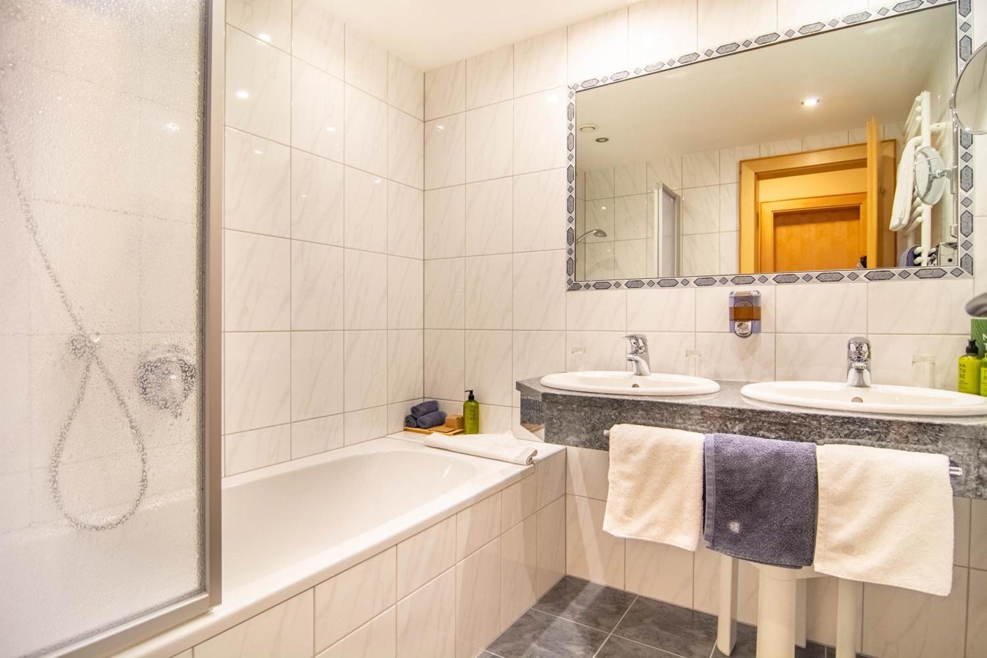 Hotel Garni Alpenhof ايشجل المظهر الخارجي الصورة